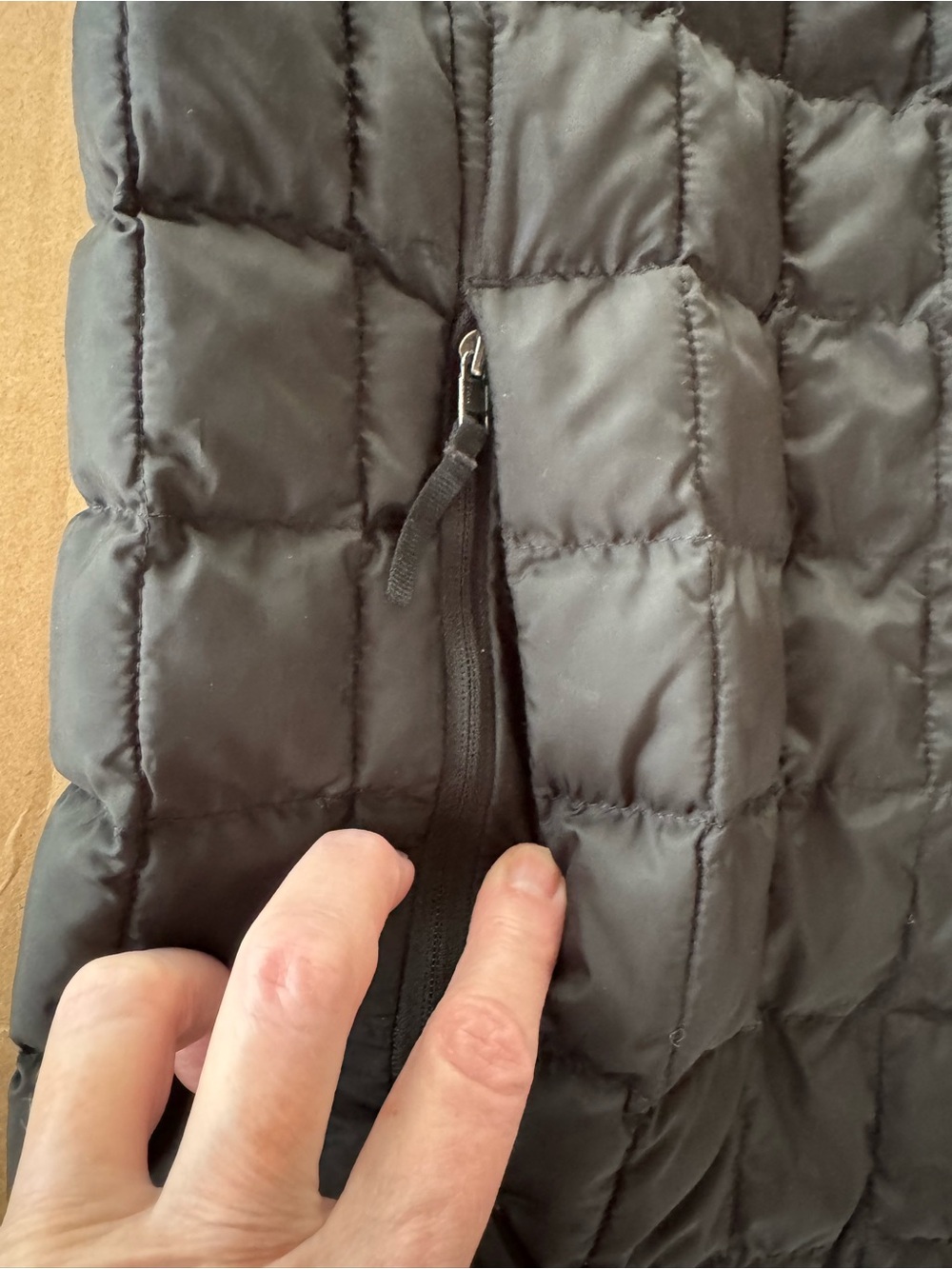 The North Face Men’s M ThermoBall Eco Vest Full Zip Puffer Black Logo - Picture 11 of 15